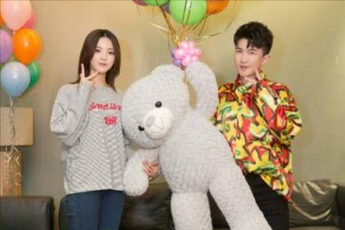 娱乐圈工作吃瓜,揭秘幕后吃瓜大揭秘